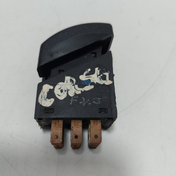 Botão Pisca Alerta Gm Corsa 2005 Cx117 Preto
