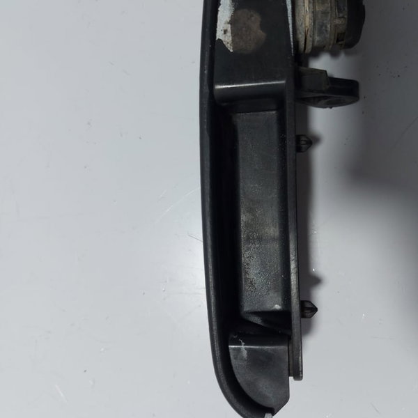 Maçaneta Externa Porta Dianteira Esquerda Fiorino 2015 Cx477 Dianteira