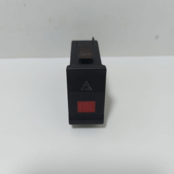 Botão Pisca Alerta Audi 80s Original Cx117 Preto