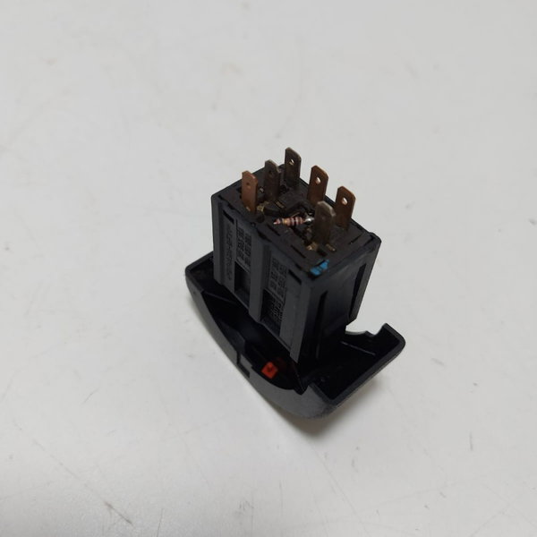 Botão Pisca Alerta Astra 2001 (90457316) Cx117 Preto