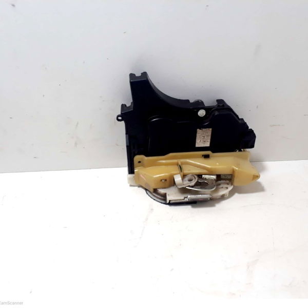 Fechadura Dianteira Direita L-200 Triton Cx639