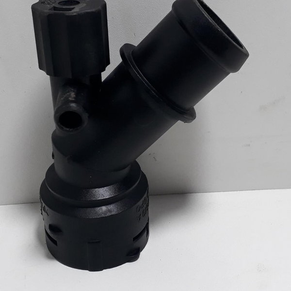 Flange Conexão Inferior Radiador Audi A3 2000 Cx156