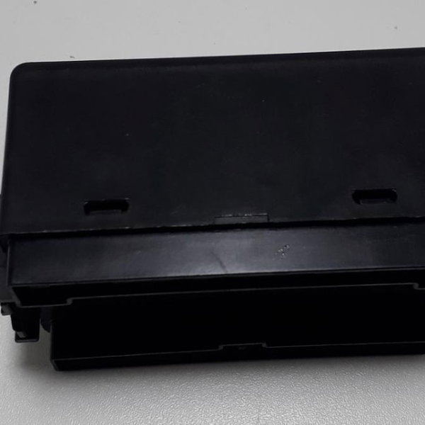 Módulo Relé Controle Ecu Tr4 (conector Com Avaria ) Cx158