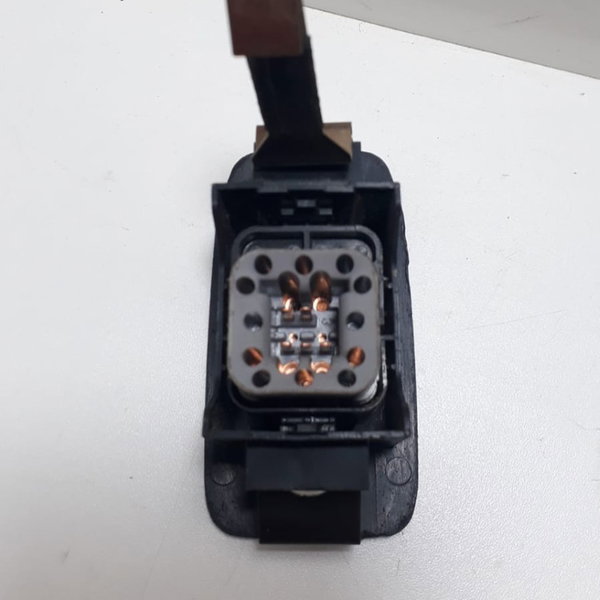 Botão  Vidro Elétrico Tr4 2010  Cx102