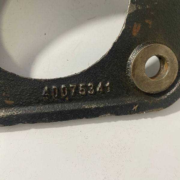 Suporte Esquerdo Diferencial Eixo Diant S10 2013 Cx470