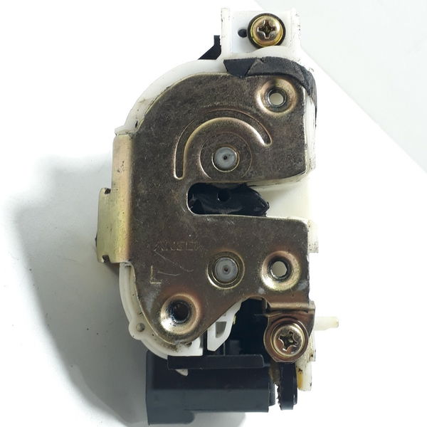 Fechadura De Porta Traseira Esquerda Airtrek 2006 Cx142