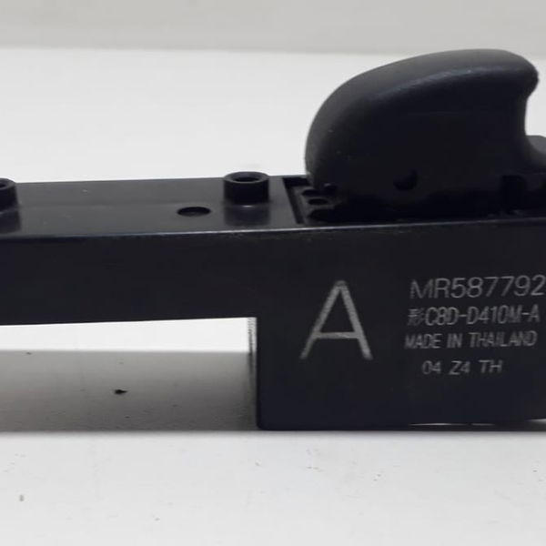 Botao De Vidro Elétrico Traseiro Direito Airtrek 2008 Cx87