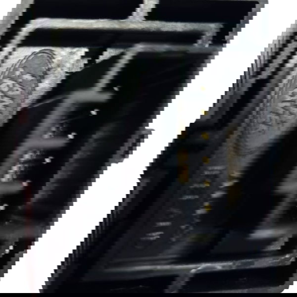 Botão Trava Porta Dianteira Dir Discovery Sport 2016 Cx469