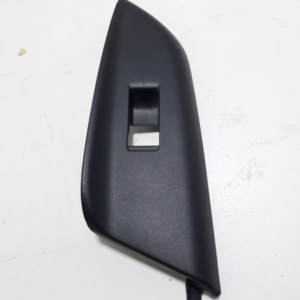 Moldura Do Comando De Vidro Traseiro Esquerdo Wrv 2018 Cx88