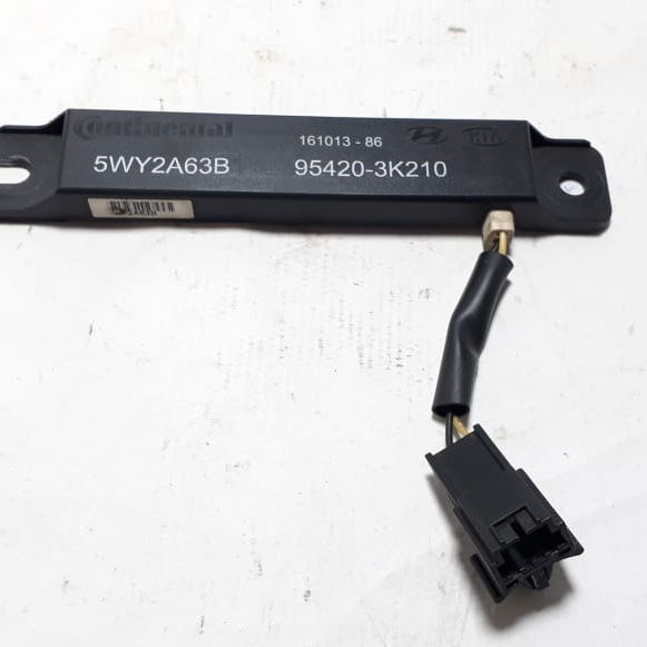 Antena Módulo Keyless  Ix-35 2015 5wy2a63b 161013-86 Preto
