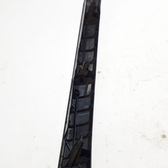 Moldura Central Direito  Painel  Sorento 08  Cx35