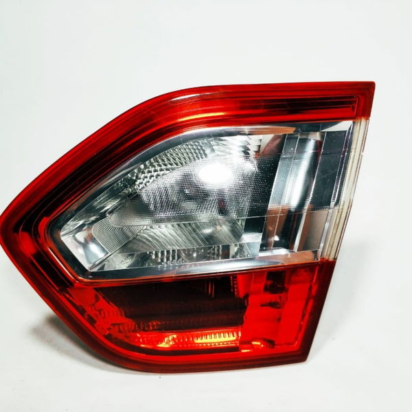 Lanterna Traseira Capo Fluence ( Direito ) 10 A 15cx279 Direito Vermelho