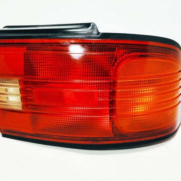 Lanterna Traseira Mazda Protege L.d 90 A 93  Cx276 Direito Vermelho