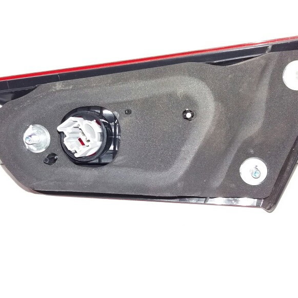 Lanterna Traseira Lado Esquerdo Capo Honda Wrv  Cx278 - Esquerdo - Vermelho