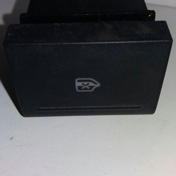 Botão De Trava De Vidro Traseiro Voyage 2010 Cx221