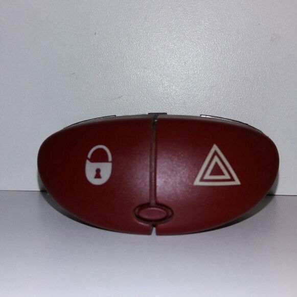 Botão De Alerta +trava Peugeot 206 2005 Cx117 Vermelho