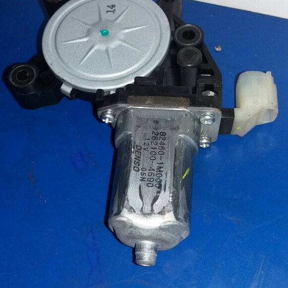 Motor Máquina De Vidro Dianteiro Direito Cerato 2011 Cx79