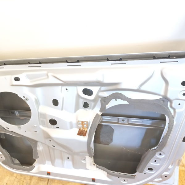 Porta Dianteira Direita Com Detalhes Ford Ka Se Hatch 2015