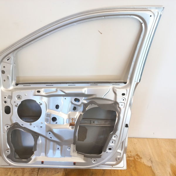 Porta Dianteira Direita Com Detalhes Ford Ka Se Hatch 2015