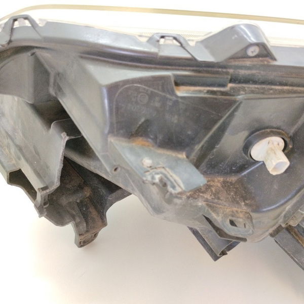 Farol Direito Detalhe No Guia Honda Crv Lx 2014