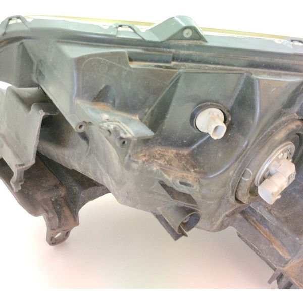 Farol Direito Detalhe No Guia Honda Crv Lx 2014