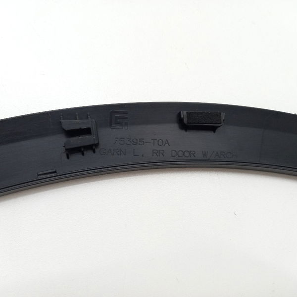 Moldura Do Para Choque Traseira Lado Esquerdo Honda Crv 2014