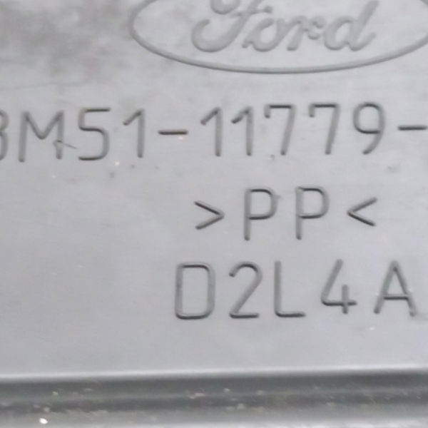 Acabamento Defletor Traseiro Esquerdo Ford Focus Hc 2011