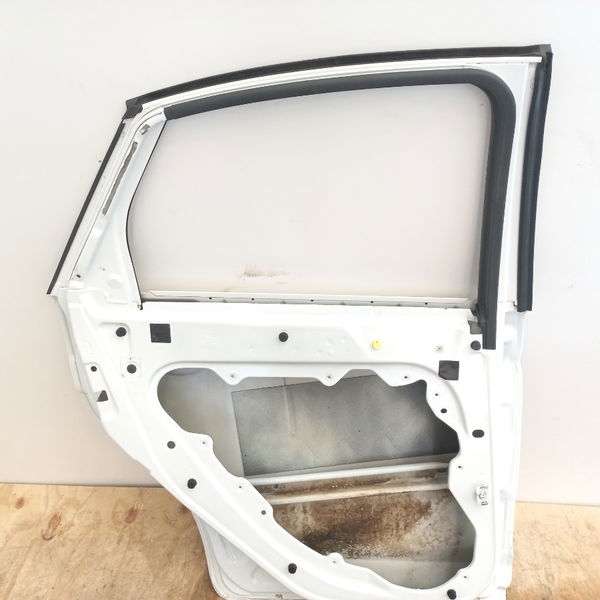 Porta Traseira Esquerda Com Detalhes Ford Focus Hc 2011