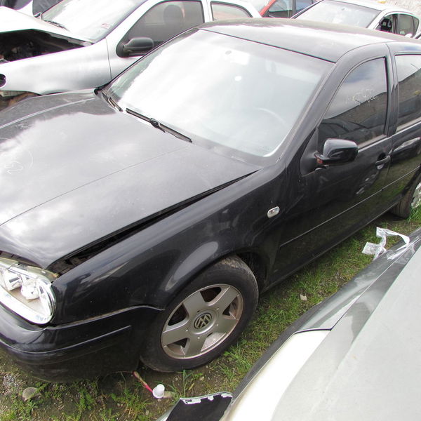 Sucata Golf 2002