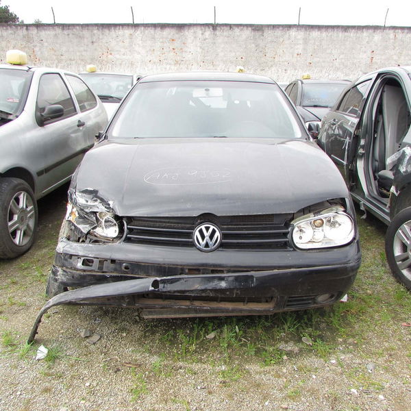 Sucata Golf 2002