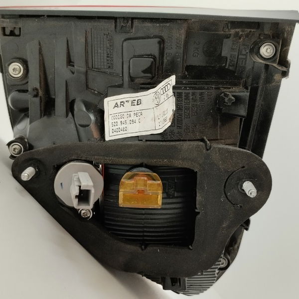 Lanterna De Tampa Traseira Direita Vw Fox 2015 2019
