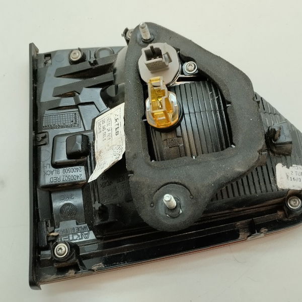 Lanterna Da Tampa Traseira Esquerda Vw Fox 2015 2019