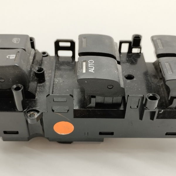Botão Comando Porta Dianteira Esquerda Honda Wrv 1.5 2018