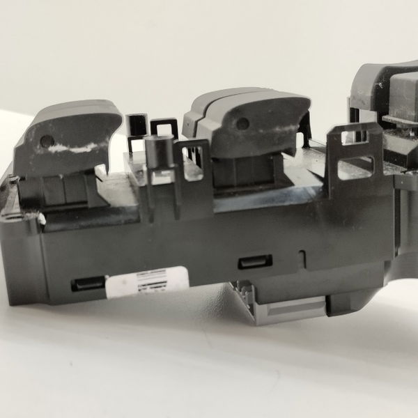 Botão Comando Porta Dianteira Esquerda Honda Wrv 1.5 2018
