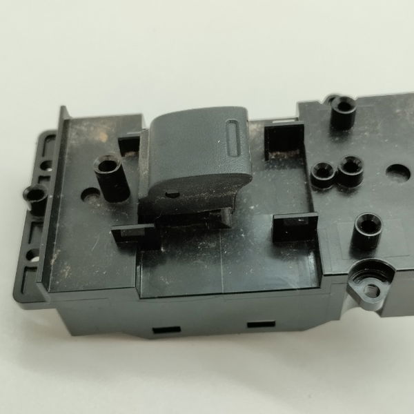 Botão Comando Porta Dianteira Direita Honda Wrv 1.5 2018