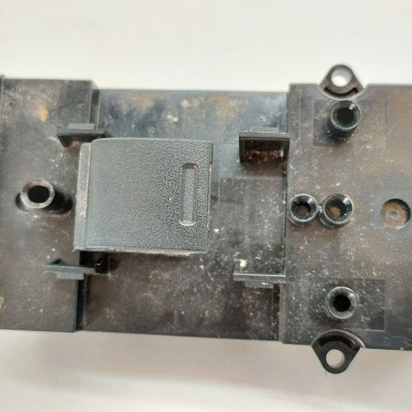 Botão Comando Porta Dianteira Direita Honda Wrv 1.5 2018