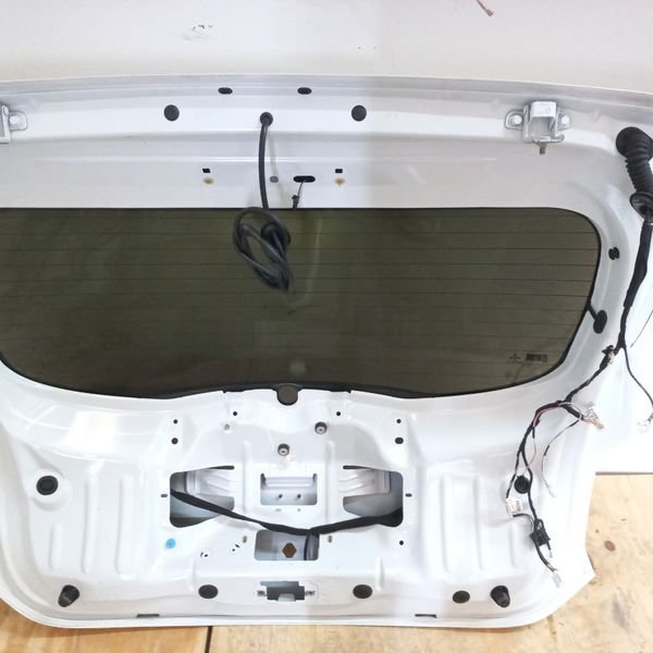 Tampa Traseira Do Sandero Stepway 1.6 2016
