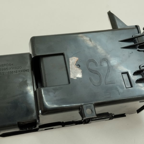 Porta Copo Lateral Esquerdo Toyota Sw4 Diesel 2021