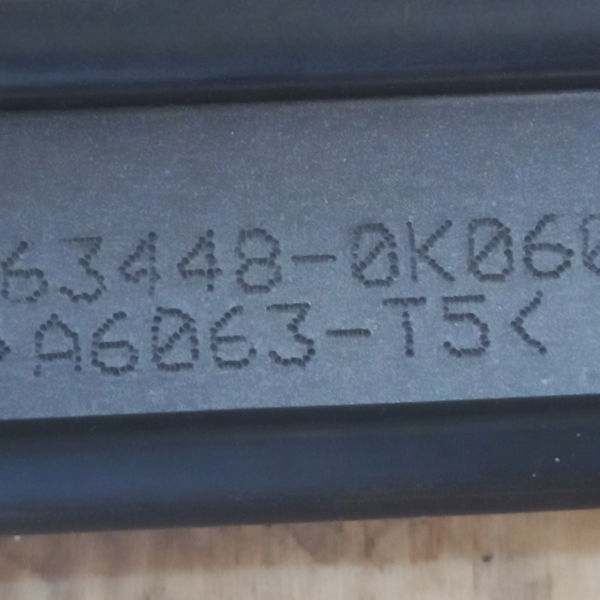 Rack Do Teto Esquerdo Pequeno Detalhe Toyota Hilux Sw4 2021