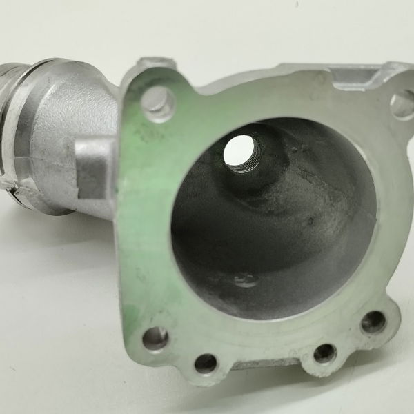 Flange Tubo De Agua Toyota Sw4 Diesel 2021