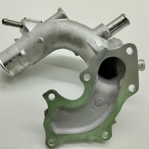 Flange Tubo De Agua Toyota Sw4 Diesel 2021