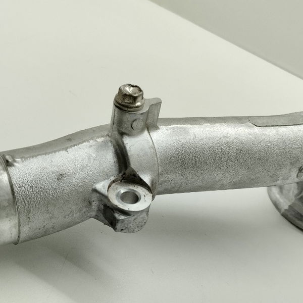 Carcaça Valvula De Agua Toyota Sw4 Diesel 2021