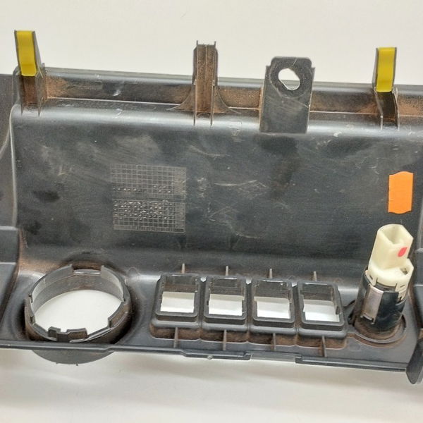 Moldura Acabamento Botões Do Painel Toyota Sw4 Diesel 2021