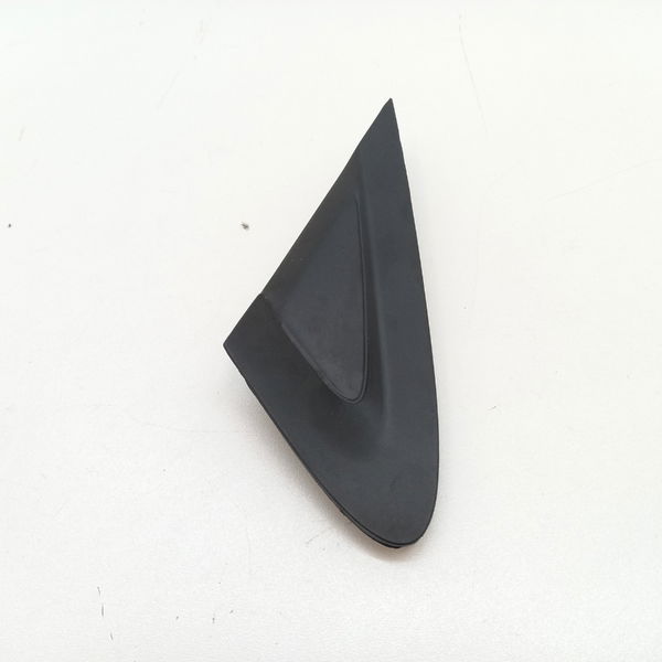 Moldura Lateral Do Paralama Lado Direito Fiat Punto 1.6 2015
