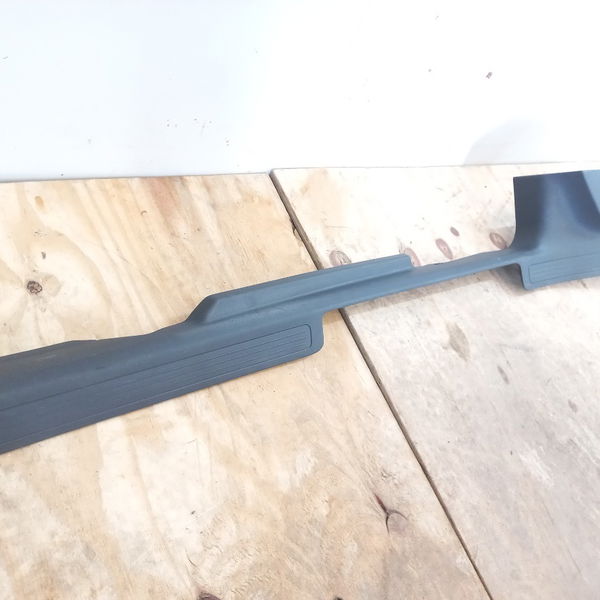Soleira De Porta Lado Esquerdo Fiat Punto 1.6 2015