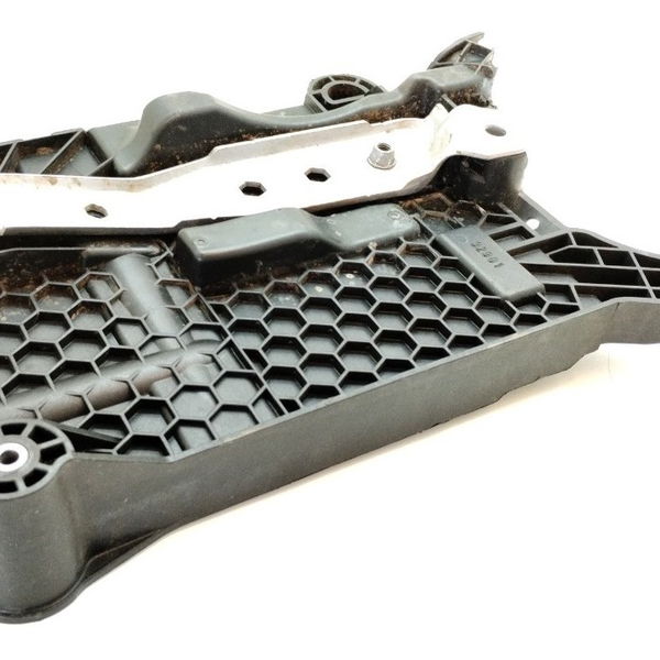 Suporte Base Da Bateria Com Detalhe Vw Nivus Highline 2021