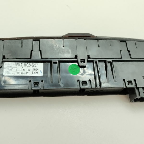 Botão Alerta Desembaçador Central Fiat Argo Drive 1.3 2018
