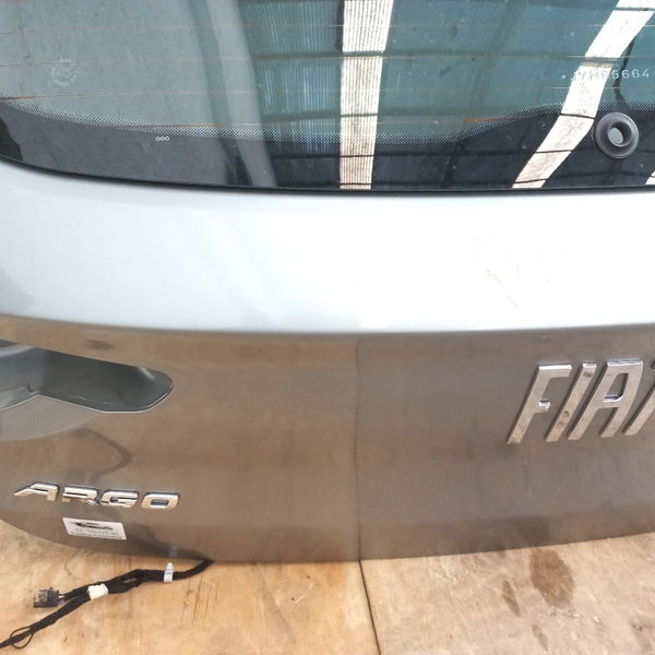 Tampa Traseira Com Vidro Fiat Argo Drive 1.3 2018