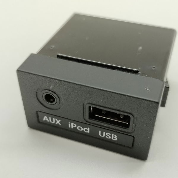 Tomada Usb Aux Do Console Hyundai Azera 3.0 2012