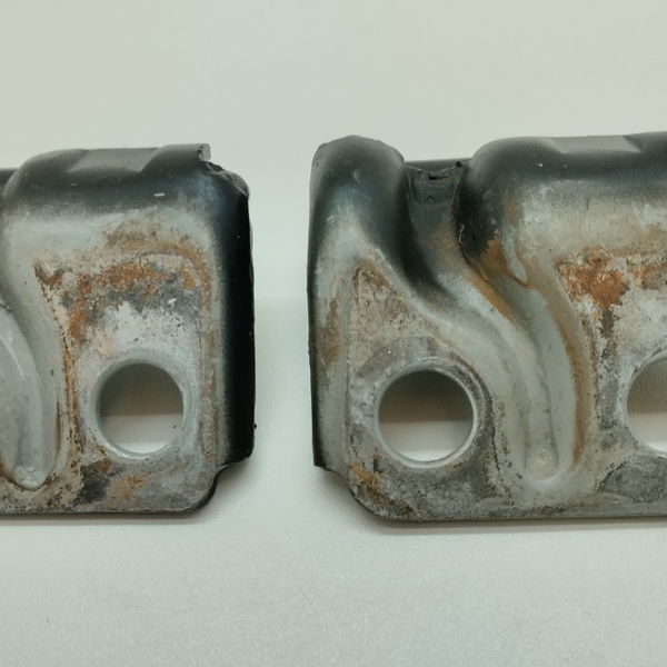 Dobradiça Porta Dianteira Direita Fiat Strada Working 2002
